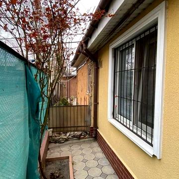 Дальницька вул., 39