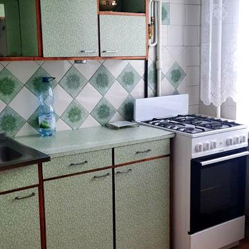 Прирічна вул., 27