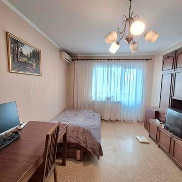 Продається двокімнатна квартира на вул.Вербицького 28Б