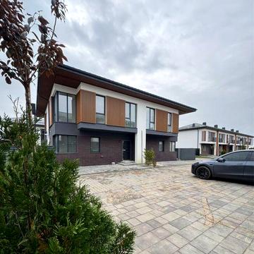 Продаж таунхаусу з ремонтом Garden Village в П. Борщагівці