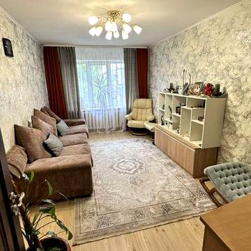 4  кімнатна  квартира  з  ремонтом,   Хороша !!!