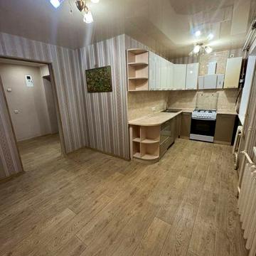 Продам  3-х кімнатну квартиру  в м. Лозова