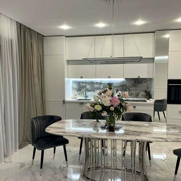 Центральна вул.