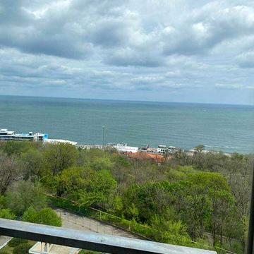 Квартира в элитном доме с панорамой моря!