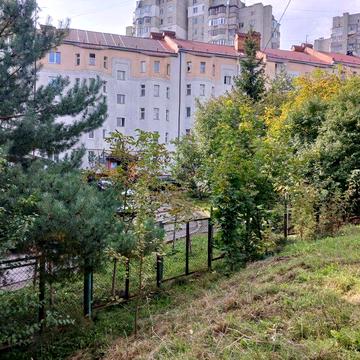 2-кімнатна Трильовського, 14 5/5ц 74 кв.м гарний стан, чистий продаж