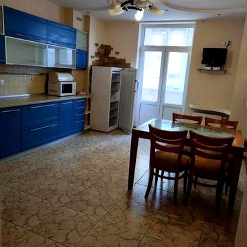 Продаж 3-кімнатної квартири з ремонтом, м.Лівобережна 2 хв пішки.