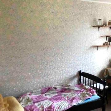 Продам гостинку метро Заводская в 2х минутах ходьбы