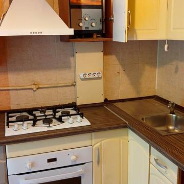 Гагаріна, 18