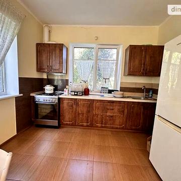 Довгострокова оренда 5к Дім Дніпрова вулиця