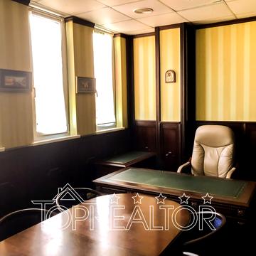 Чернишевська вул., 13