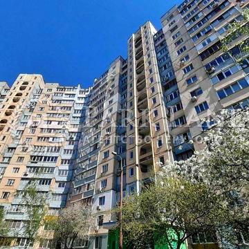 Продаж квартири 80м2 Подільський р. вул. Ужвій,7