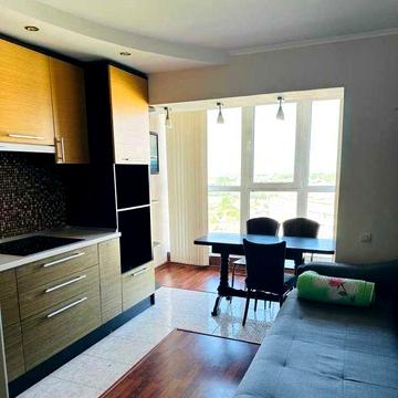 Продаж великої однокімнатної квартири на вулиці Захисників України