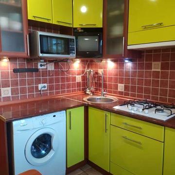 Продам 2-х кімнатну квартиру центр (район міського ринку)