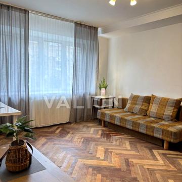 Авіаконструктора Антонова вул., 43