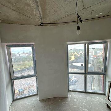 Продаж 2к квартири з частковим ремонтом ! Газ, балкон !