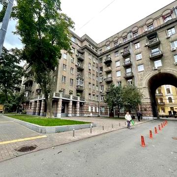 2к квартира 57,6м.кв в історичному центрі Киева вул. Пирогова 2