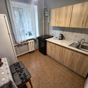 Єреванська вул., 4