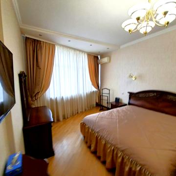 Лесі Українки бульв., 7-Б