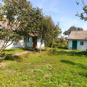 Продається булинок в селищі Лужани
