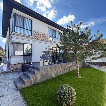 Будинок з ремонтом на фонтані