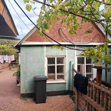 Продаж будинку з банею та гаражем на вулиці Мечнікова