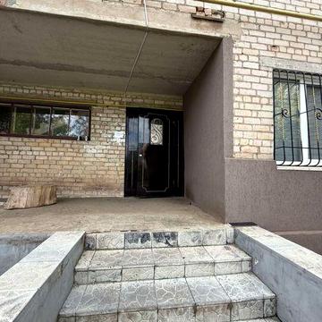 Продається 1 кімнатна квартира в центрально - міському районі .