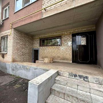 Продається 1 кімнатна квартира в центрально - міському районі .