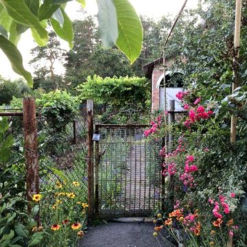 Будинок в смт.Приютовка, Частный двухэтажный дом