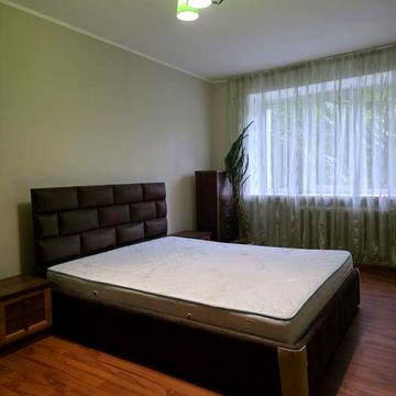 Здається в оренду 3-кімнатна квартира вулиця Полетаєва