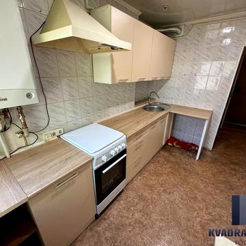 Героїв просп., 11