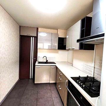 Продам 3-х комнатную на  Победе, Бульвар Славы 9.