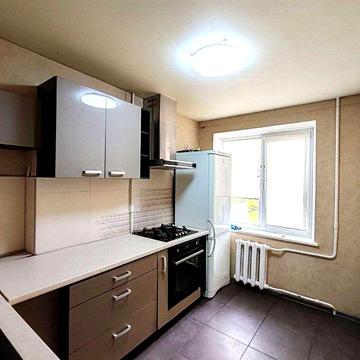 Продам 3-х комнатную на  Победе, Бульвар Славы 9.