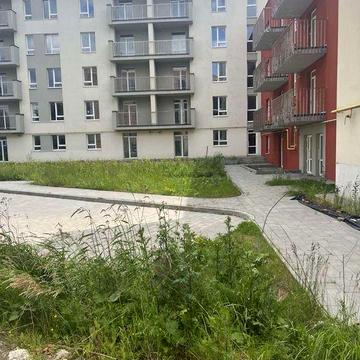 Продам квартиру з частковим ремонтом