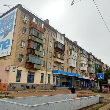 Продам 1кімн 30м2 Харківське шосе 1,  2/5 поверх цегла Дарницька площа