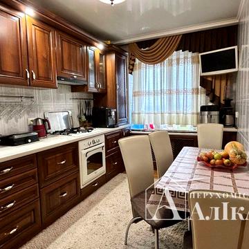 Продам 3-кімнатну квартиру з індивідуальним опаленням з ремонтом