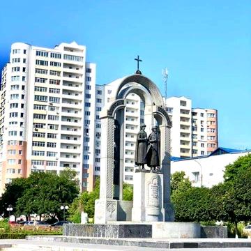 Саме серце міста!  ЖК "Княжа Гора". Здається простора 1-кімн.квартира.