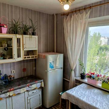 Дарницкая. Продам большую 3-х комнатную квартиру на Дарницкой.