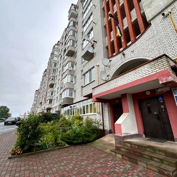 Коновальця вул., 5