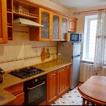 Героїв просп., 40