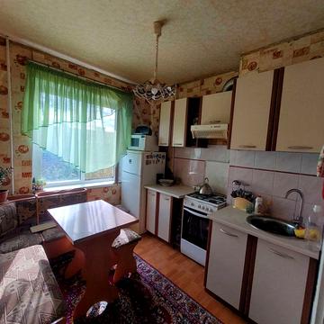 Героїв України вул., 9