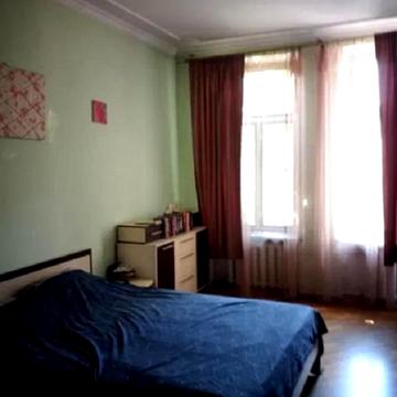 Базарна вул., 38