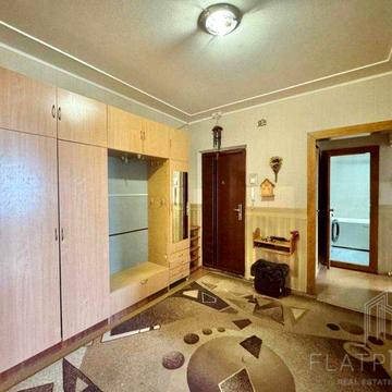 Академіка Заболотного вул., 28