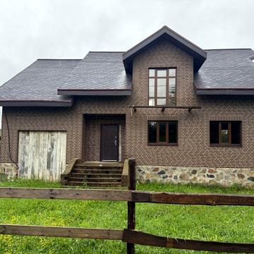 Продам двоповерховий будинок площею 230 м² і ділянкою 10 сотих