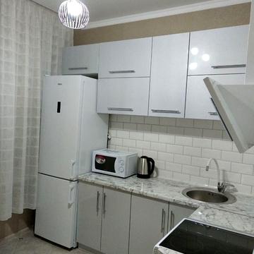 Валерія Самофалова вул. (Каманіна), 16а