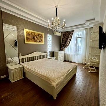 Генуезька вул., 5
