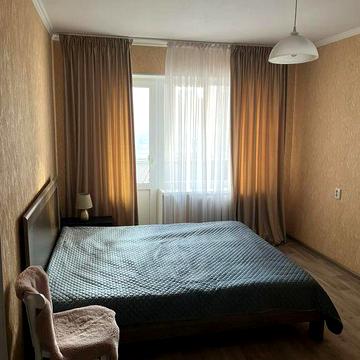 Вільна! 15-й мкрн, біля Бриджу, 2 поверх