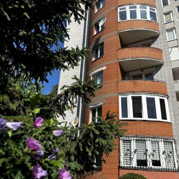 Продаж 2- кімнатної квартири по вулиці Лазенка ( р-н Сахарова)
