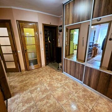 Оренда 3 кім квартири, центр, Бандери