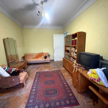 Продам 2 кімнатну квартиру в центрі міста