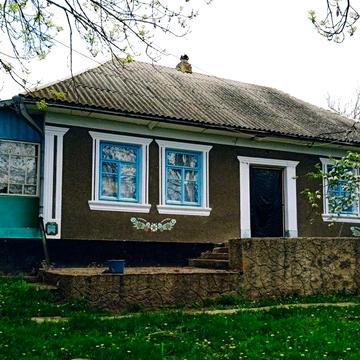 Будинок у мальовничому краю біля річки Дністер.